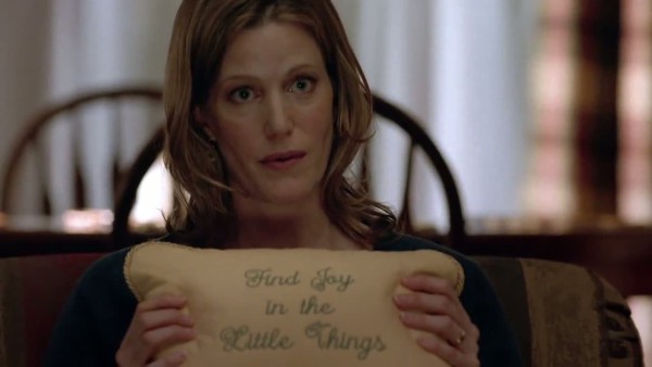 1x05_-_The_talking_pillow